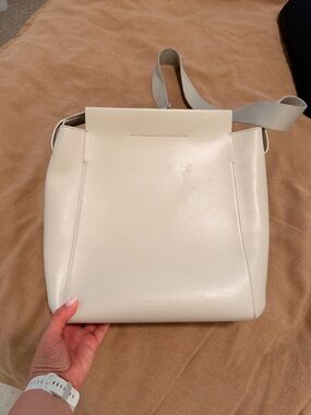 Everlane Cream Leather Shoulder Bag with Wide Strap